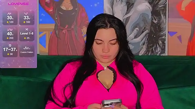 Snapshot of Nikki_Kardashian chatting on 21, 12, 2024 Nikki Kardashian online show from 21, 12, 2024