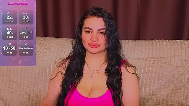 Snapshot of Nikki_Kardashian chatting on 6, 3, 2025 Nikki Kardashian online show from 6, 3, 2025