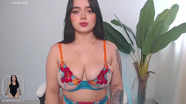 Snapshot of sophialorens_s chatting on 2, 3, 2025 sophialorens s online show from 2, 3, 2025