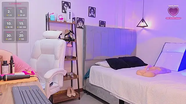 lady nylon  online show from 2, 4, 2026