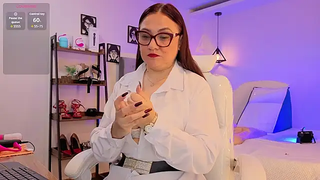 lady nylon  online show from 8, 3, 2026