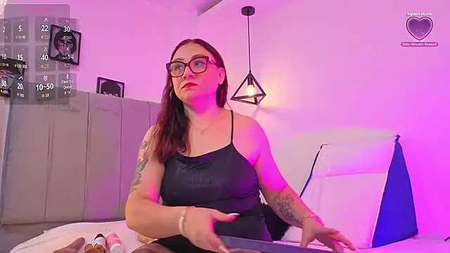 lady nylon  online show from 24, 3, 2026