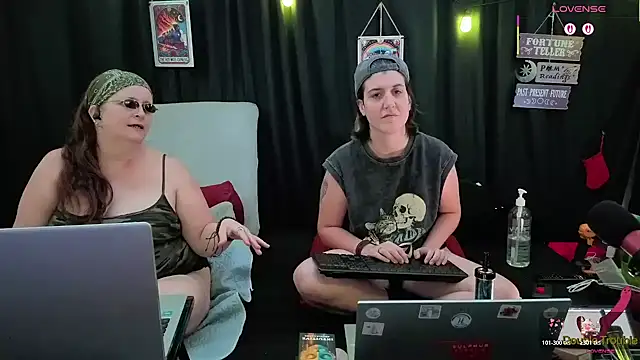 Sexy Mama-69 online show from 27, 11, 2025