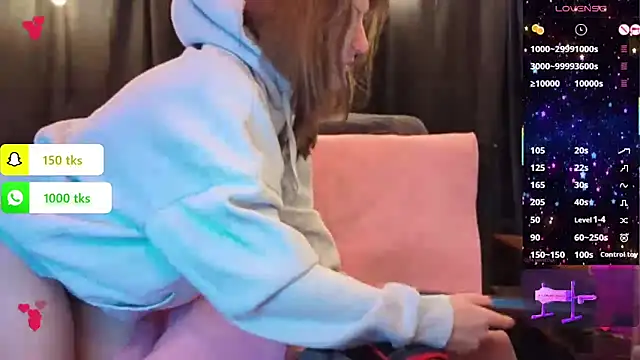 Sexy Mama-69 online show from 1, 3, 2025