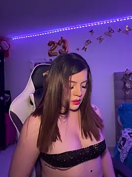 Jullieetta online show from 8, 2, 2025