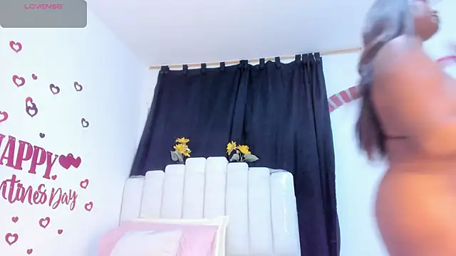 RoxannaBlanche online show from 13, 2, 2026