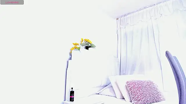 RoxannaBlanche online show from 15, 3, 2025