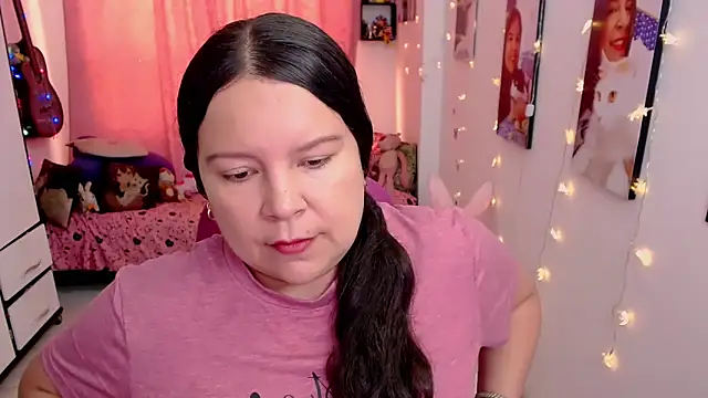 claryssa  online show from 10, 4, 2026