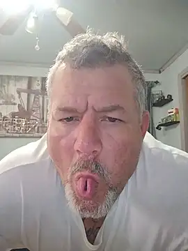 Snapshot of bigdoog8 chatting on 23, 5, 2026 bigdoog8 online show from 23, 5, 2026