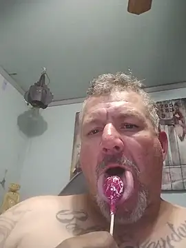 Snapshot of bigdoog8 chatting on 28, 5, 2026 bigdoog8 online show from 28, 5, 2026