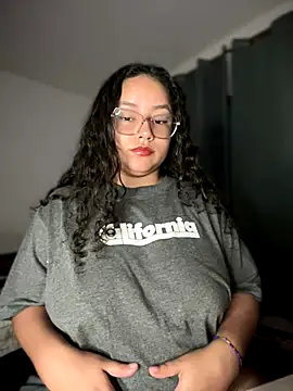 CurlyGirl 1 online show from 23, 11, 2025