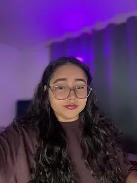 CurlyGirl 1 online show from 10, 4, 2026