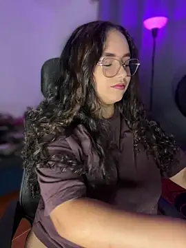 CurlyGirl 1 online show from 25, 4, 2026