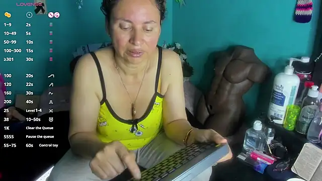 Snapshot of SheraHadee chatting on 5, 5, 2026 SheraHadee online show from 5, 5, 2026