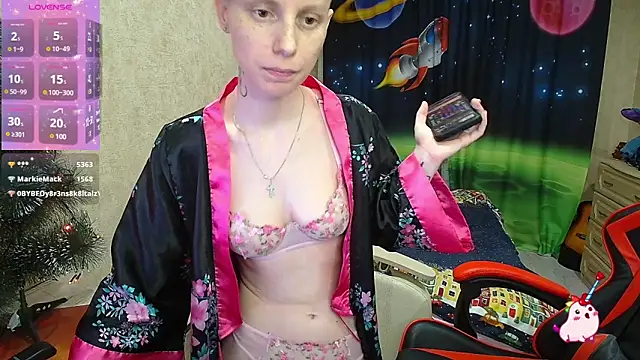 Alexis Gordon online show from 30, 12, 2024