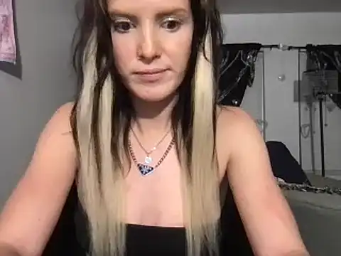 kittycatkendra online show from 17, 2, 2025