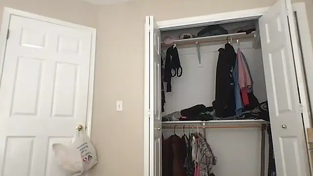 kittycatkendra online show from 23, 9, 2025