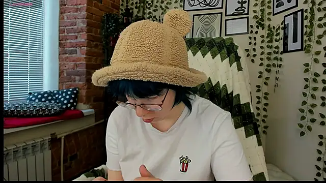 Snapshot of Melissa_Wells chatting on 5, 5, 2026 Melissa Wells online show from 5, 5, 2026