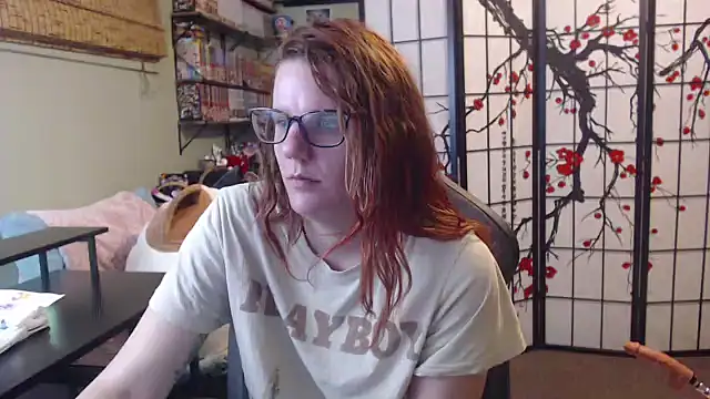 Sarahtineke online show from 20, 4, 2026