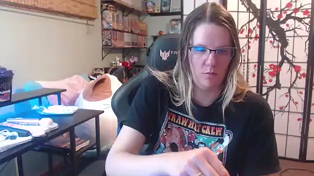 Sarahtineke online show from 2, 3, 2026