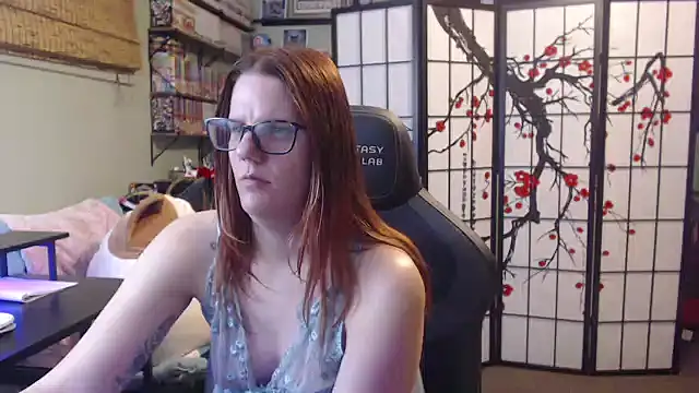 Sarahtineke online show from 5, 5, 2026