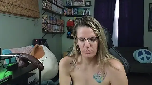 Sarahtineke online show from 11, 12, 2024