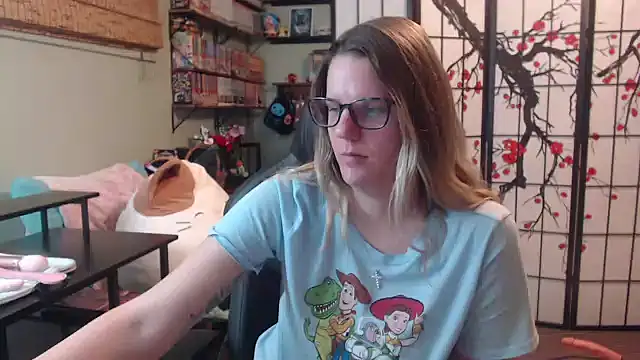 Sarahtineke online show from 16, 3, 2026