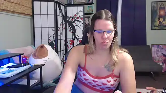 Sarahtineke online show from 27, 10, 2025