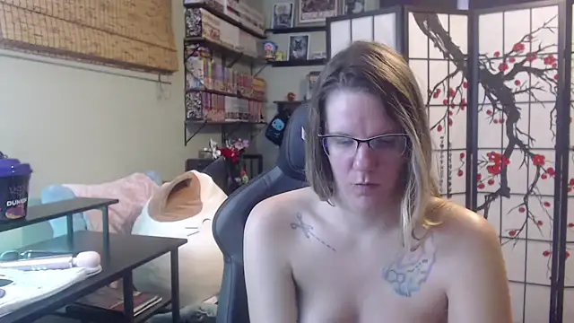 Sarahtineke online show from 14, 2, 2026