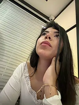 Snapshot of NicolRoss_ chatting on 26, 5, 2026 NicolRoss online show from 26, 5, 2026