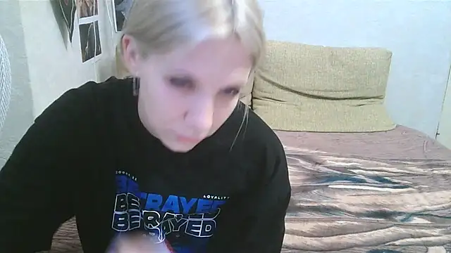 Snapshot of -GoldenGirl- chatting on 4, 3, 2025 -GoldenGirl- online show from 4, 3, 2025