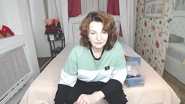AmiHotGranny online show from 5, 4, 2026
