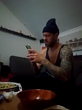 Snapshot of eltoulou chatting on 3, 12, 2025 eltoulou online show from 3, 12, 2025