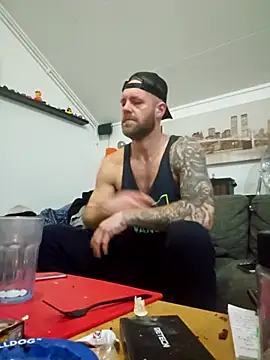 Snapshot of eltoulou chatting on 18, 12, 2025 eltoulou online show from 18, 12, 2025