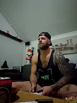 Snapshot of eltoulou chatting on 21, 12, 2025 eltoulou online show from 21, 12, 2025