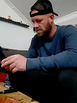 Snapshot of eltoulou chatting on 10, 11, 2025 eltoulou online show from 10, 11, 2025