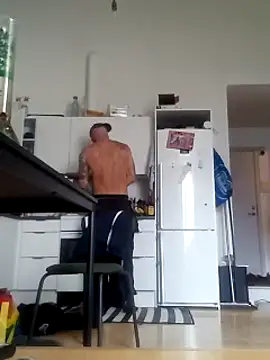 Snapshot of eltoulou chatting on 4, 3, 2025 eltoulou online show from 4, 3, 2025