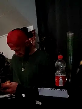 Snapshot of eltoulou chatting on 18, 2, 2025 eltoulou online show from 18, 2, 2025