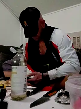 Snapshot of eltoulou chatting on 17, 3, 2025 eltoulou online show from 17, 3, 2025