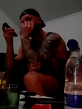 Snapshot of eltoulou chatting on 4, 3, 2025 eltoulou online show from 4, 3, 2025