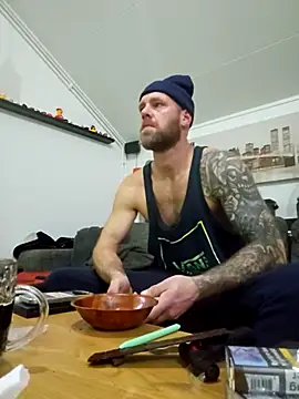 Snapshot of eltoulou chatting on 19, 12, 2025 eltoulou online show from 19, 12, 2025