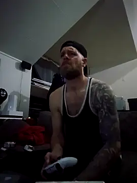 Snapshot of eltoulou chatting on 5, 4, 2026 eltoulou online show from 5, 4, 2026