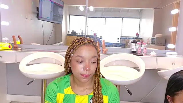 chocolatecrememia online show from 24, 2, 2026