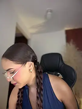 Snapshot of gretta_kler1 chatting on 14, 5, 2026 gretta kler1 online show from 14, 5, 2026