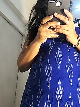 Snapshot of FANTASY_QUEEN_07 chatting on 8, 5, 2026 FANTASY QUEEN 07 online show from 8, 5, 2026