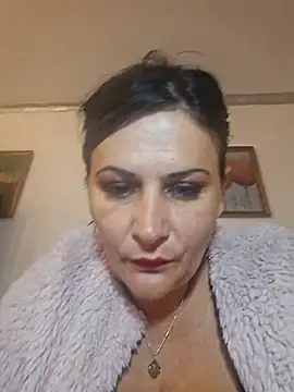 Snapshot of anaaamariaaaa chatting on 21, 10, 2025 anaaamariaaaa online show from 21, 10, 2025