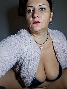 Snapshot of anaaamariaaaa chatting on 28, 10, 2025 anaaamariaaaa online show from 28, 10, 2025