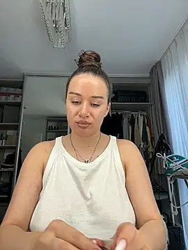 deliaroyal online show from 3, 4, 2026