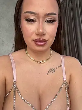 deliaroyal online show from 4, 12, 2025