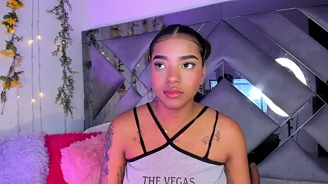 Iris hott1 online show from 27, 2, 2025